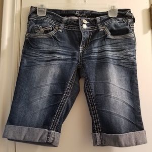 Amethyst Jean's cuffed Bermuda shorts
